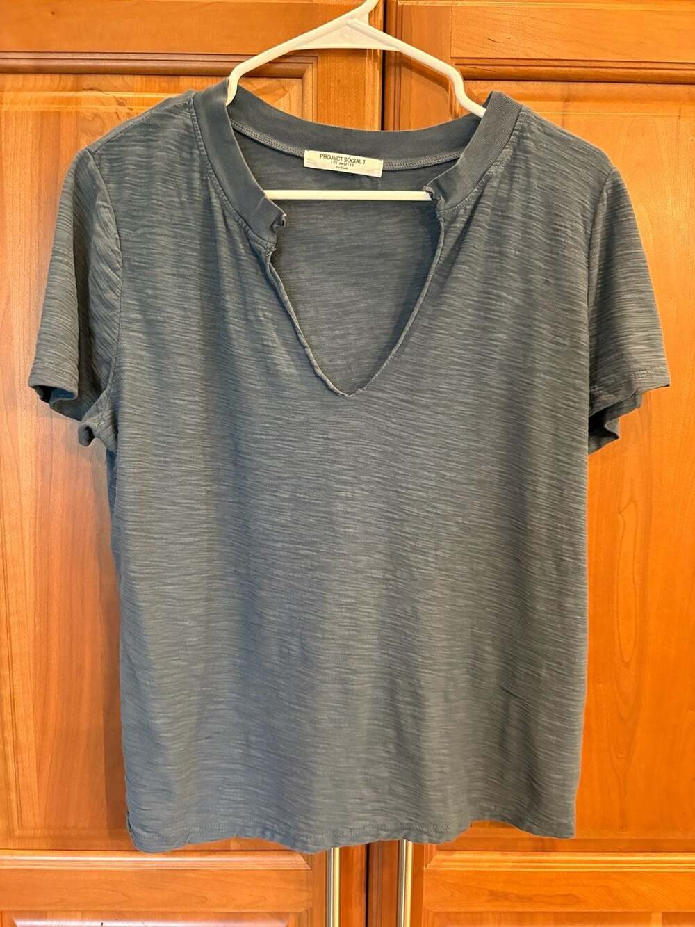 Project Social T Los Angeles Short Sleeve V-Neck Notched Tee Medium Blue Cotton